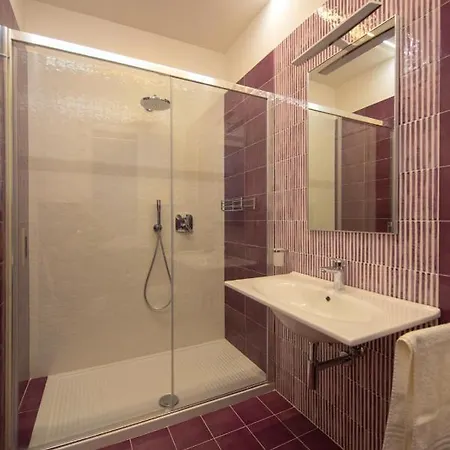 אכסניה Gemmis In *