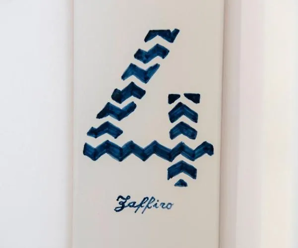 Gemmis In Couette-café