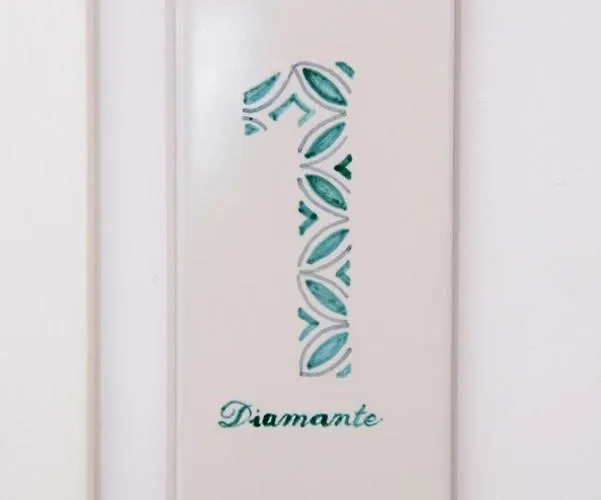 Gemmis In Couette-café 3*