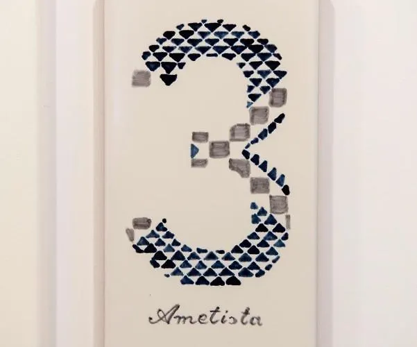 Gemmis In Couette-café 3*