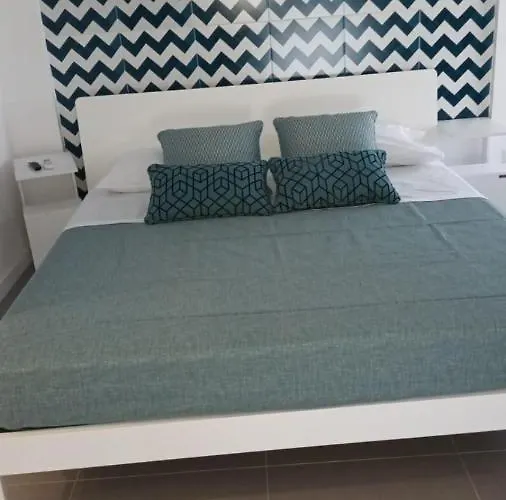 Gemmis In Couette-café